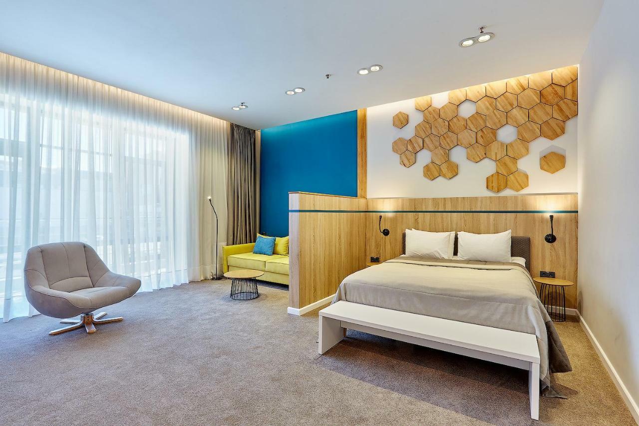 Aqua-Minsk Hotel Plus מראה חיצוני תמונה
